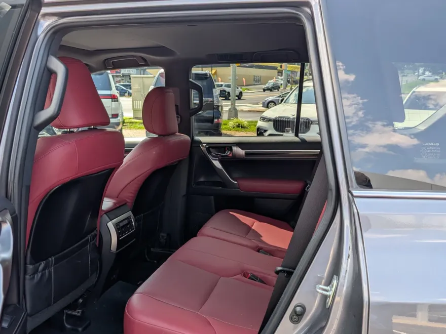2023 Lexus GX 460 Premium photo 1