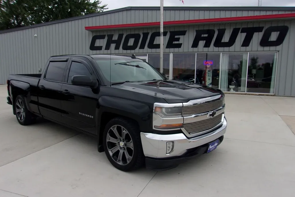 2016 Chevrolet Silverado 1500 LT photo 1