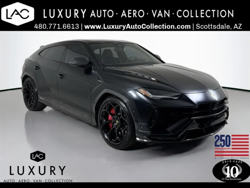 2023 Lamborghini Urus Performante photo 1