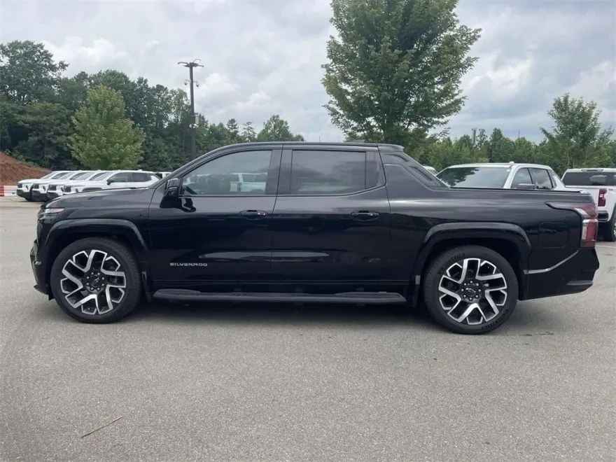 2024 Chevrolet Silverado EV RST photo 1