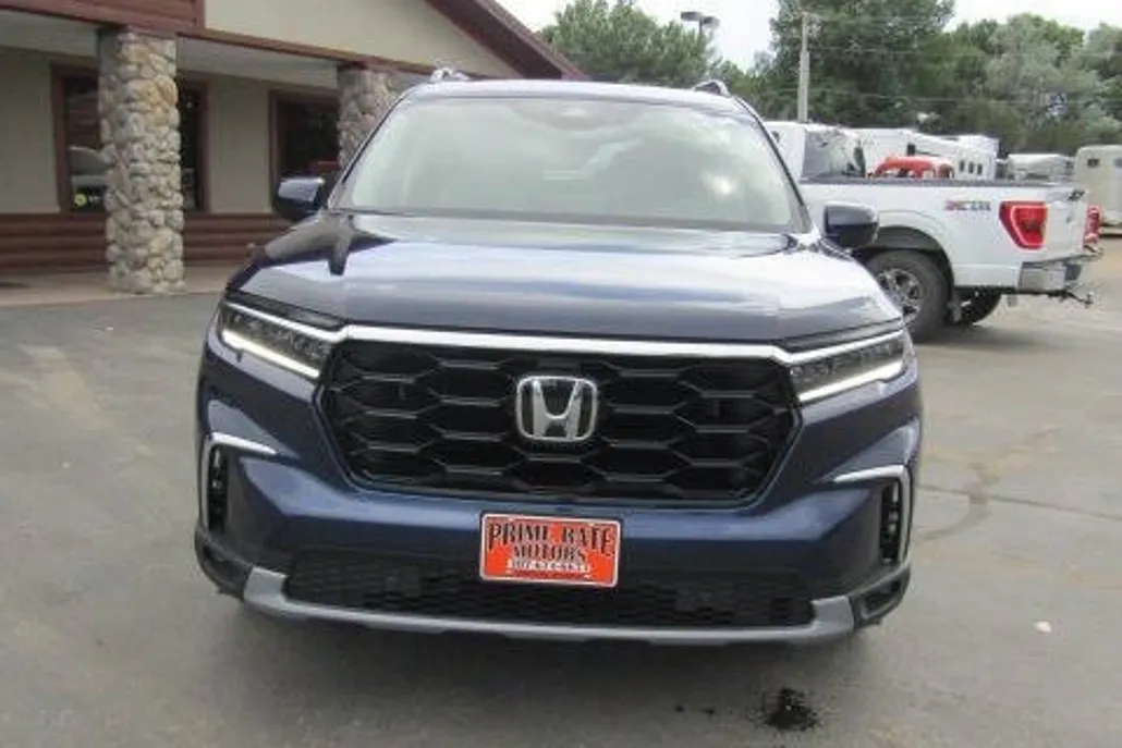 2025 Honda Pilot Touring photo 1