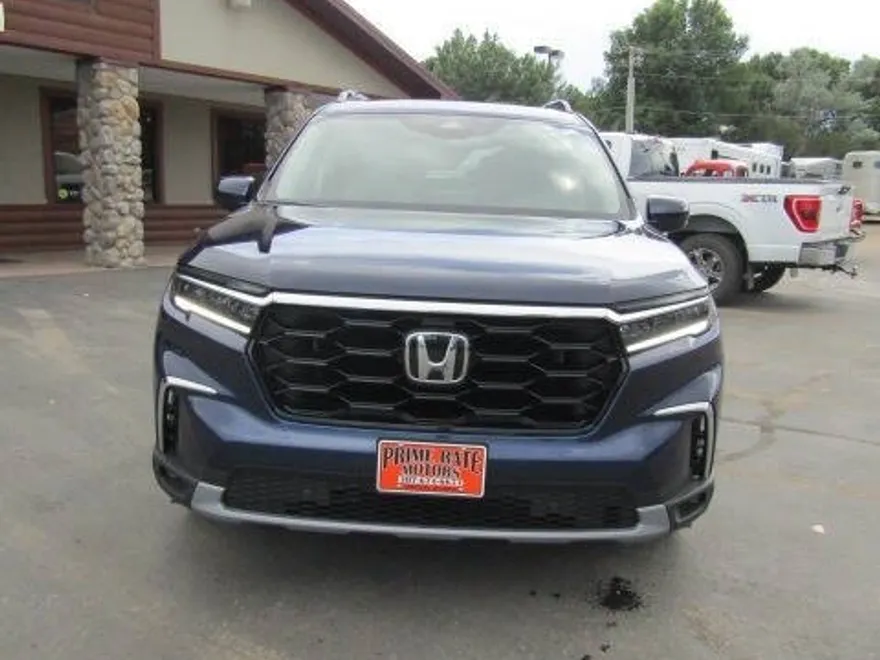 2025 Honda Pilot Touring photo 1