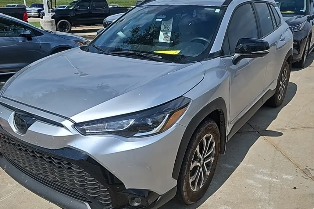2025 Toyota Corolla Hybrid SE photo 1