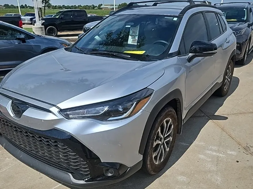 2025 Toyota Corolla Hybrid SE photo 1