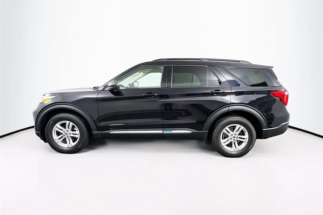 2020 Ford Explorer XLT photo 1