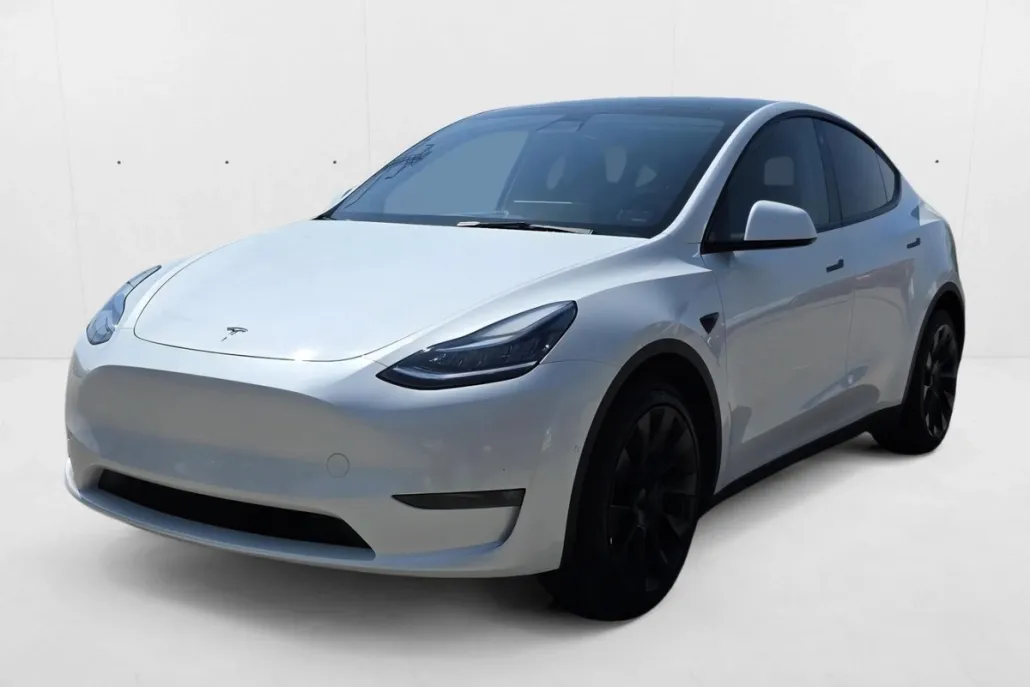 2022 Tesla Model Y Long Range photo 1