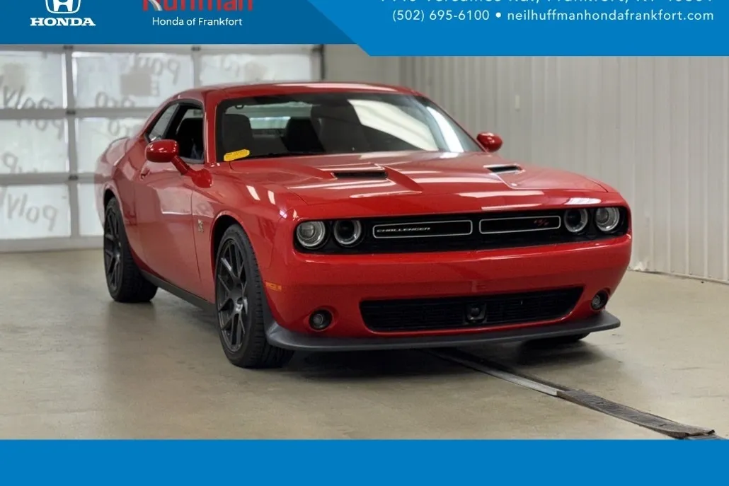 2016 Dodge Challenger R/T Scat Pack photo 1