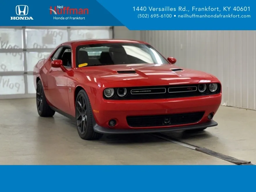 2016 Dodge Challenger R/T Scat Pack photo 1