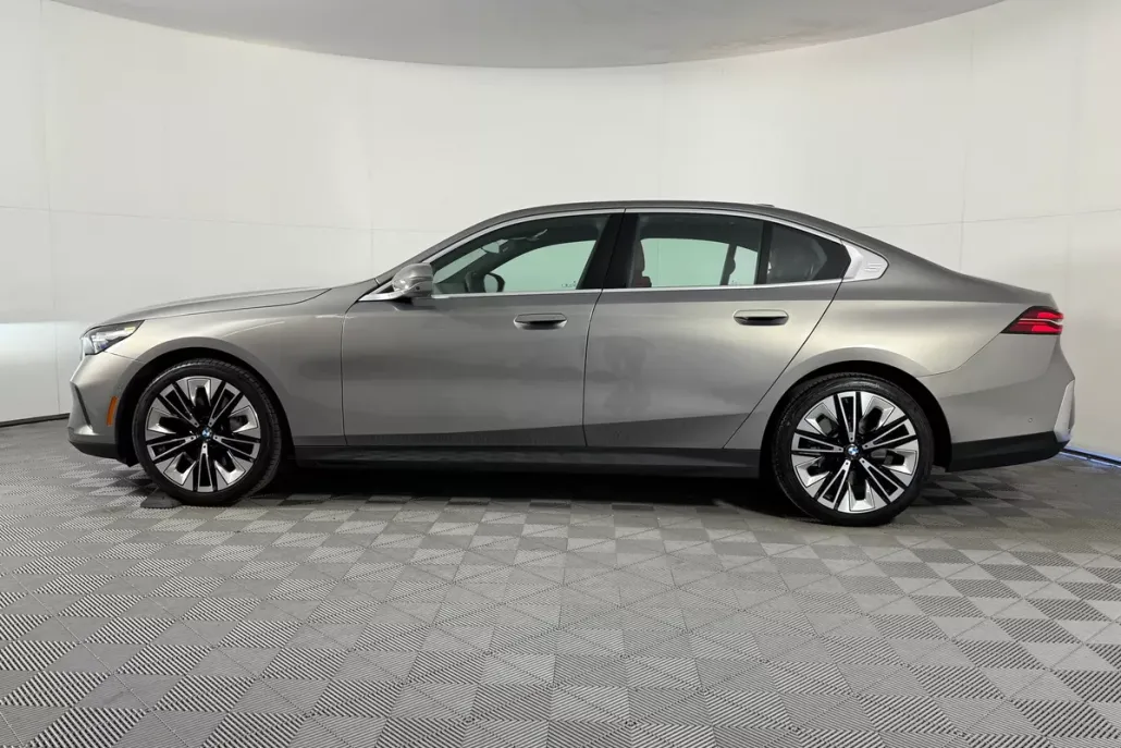 2025 Bmw 540i xDrive photo 1
