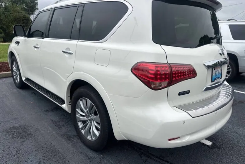 2017 Infiniti QX80 Base photo 1