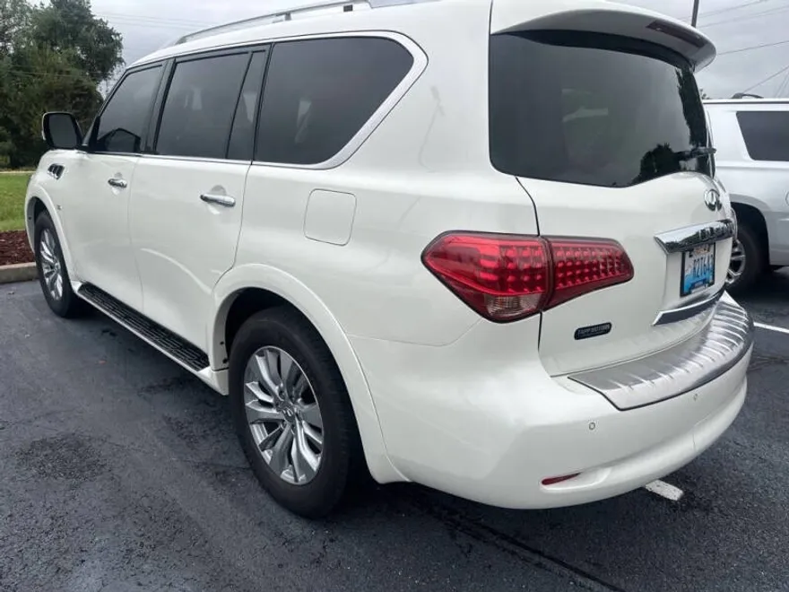 2017 Infiniti QX80 Base photo 1