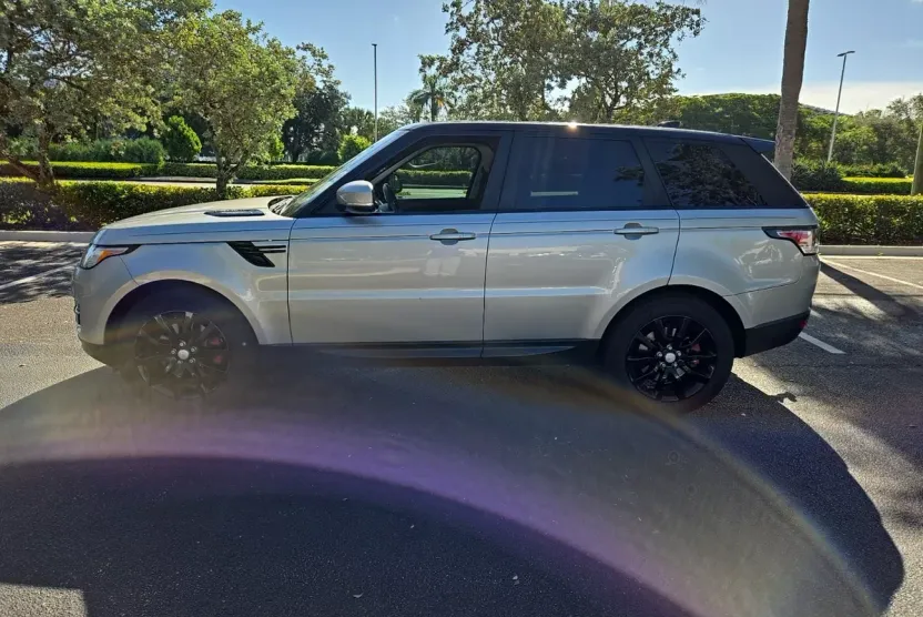 2017 Land Rover Range Rover Sport SuperCharged HSE photo 1