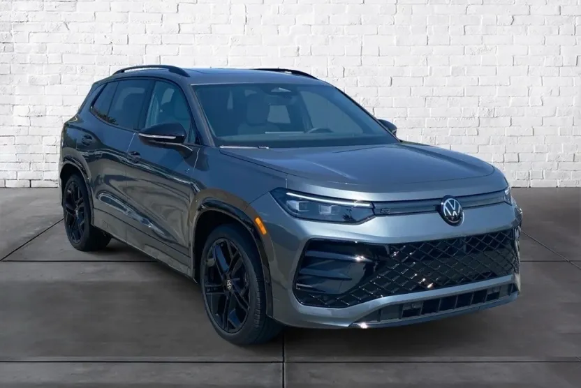 2025 Volkswagen Tiguan SE R-Line Black photo 1