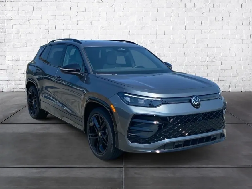 2025 Volkswagen Tiguan SE R-Line Black photo 1