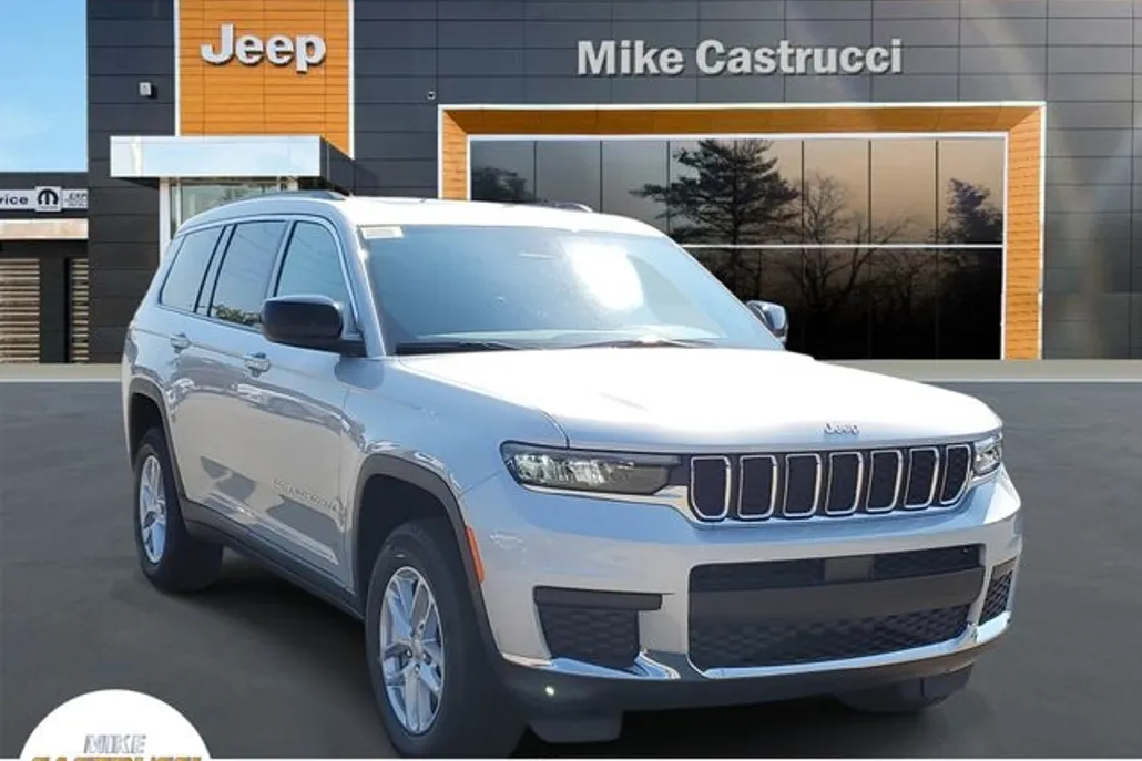 2025 Jeep Grand Cherokee Laredo photo 1
