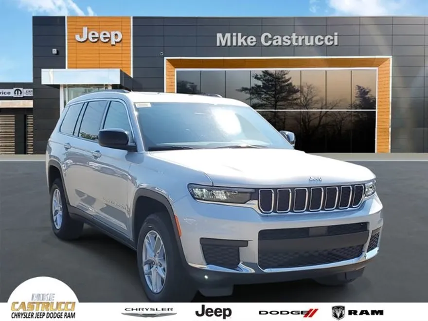 2025 Jeep Grand Cherokee Laredo photo 1