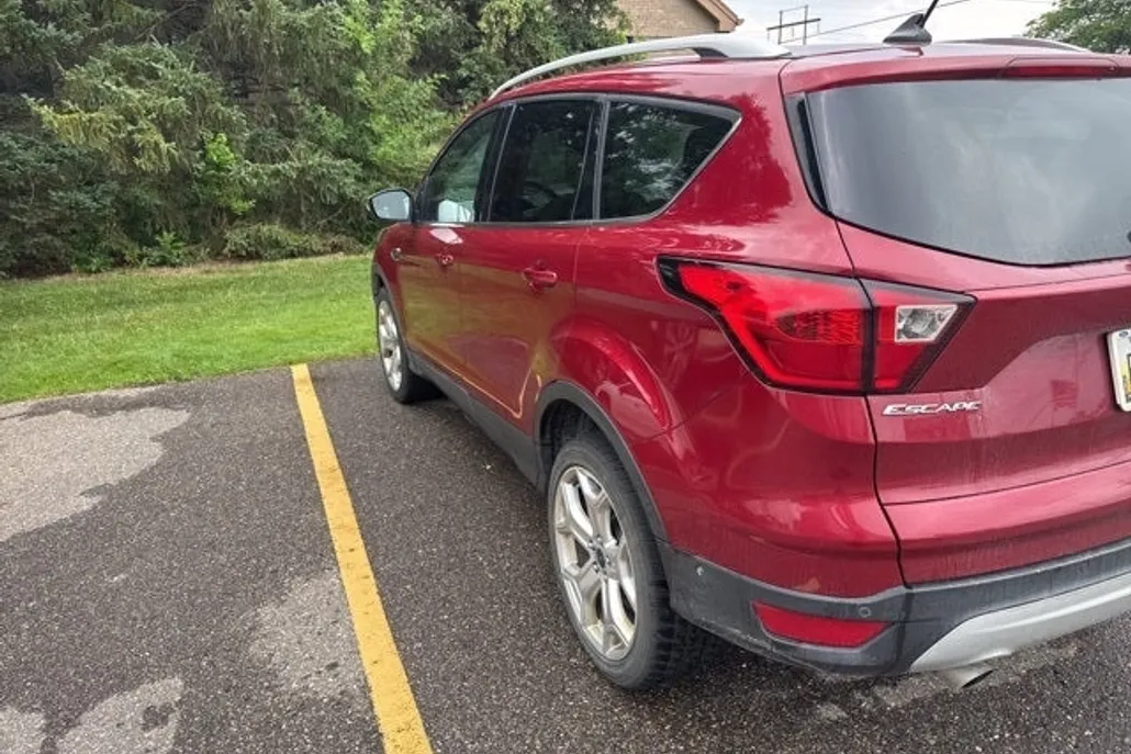 2019 Ford Escape Titanium photo 1