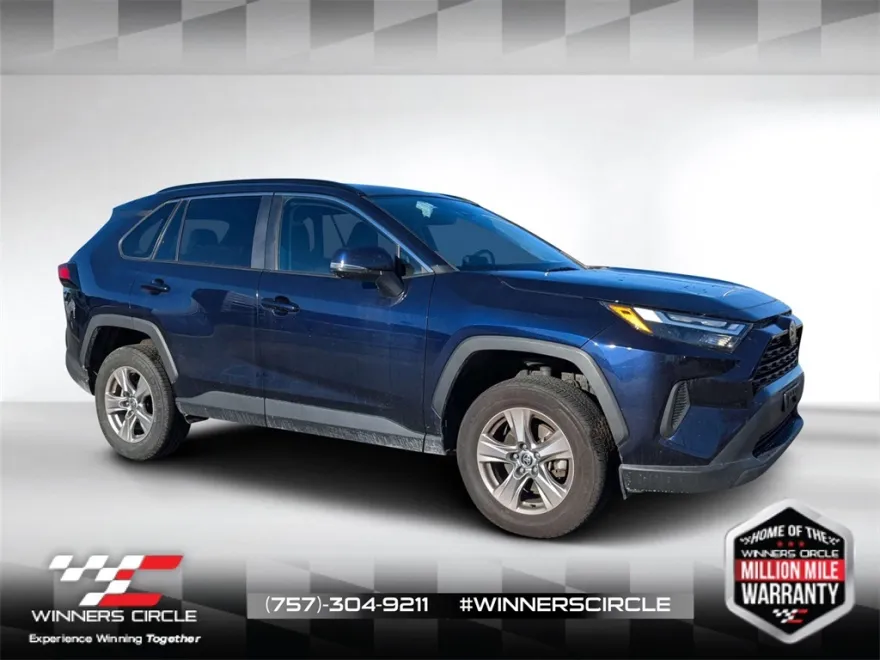 2022 Toyota RAV4 XLE photo 1