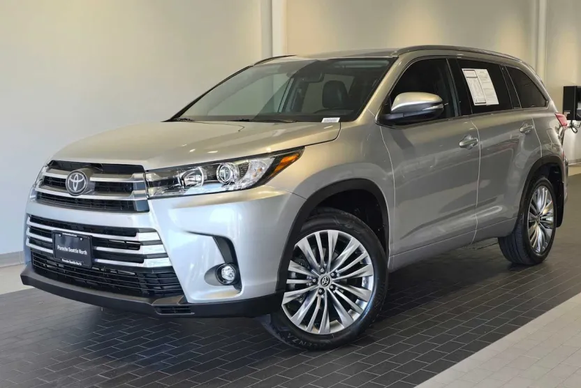 2019 Toyota Highlander Limited photo 1