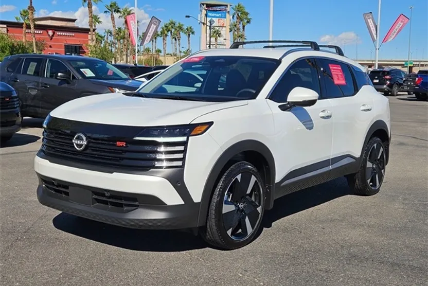 2025 Nissan Kicks SR photo 1