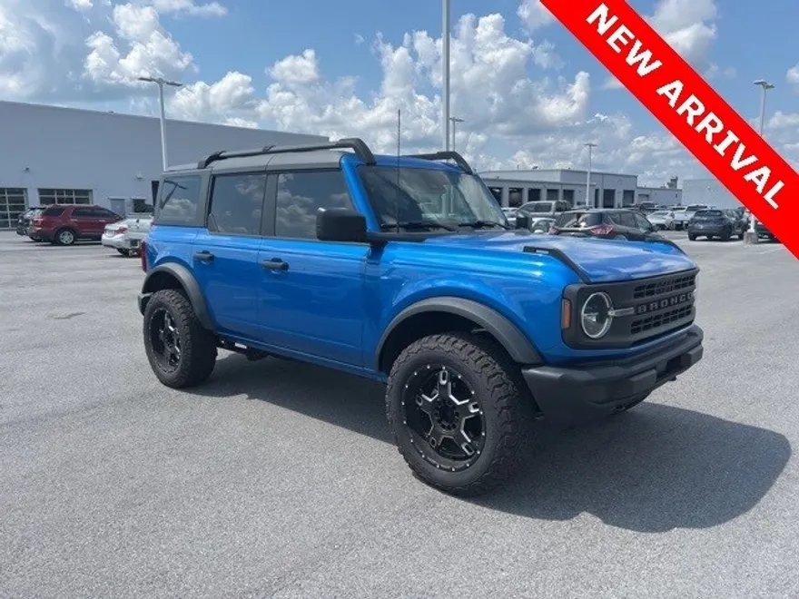 2022 Ford Bronco Base photo 1