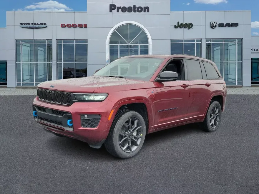 2024 Jeep Cherokee 80th Anniversary Edition photo 1