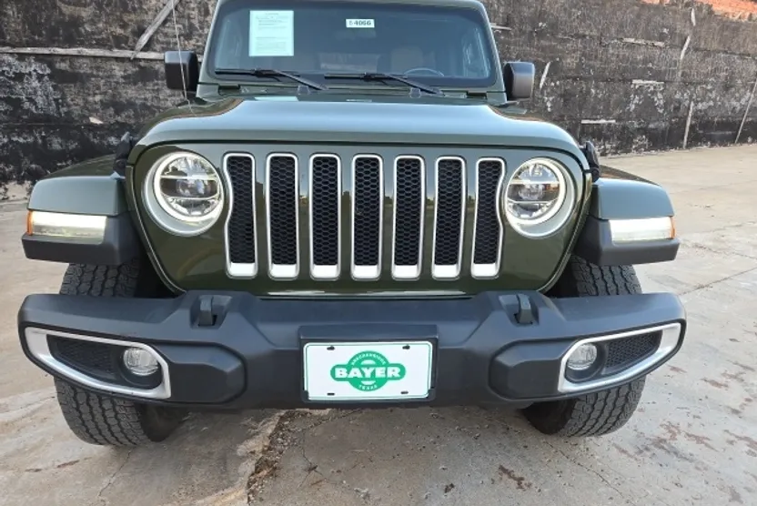 2021 Jeep Wrangler Unlimited Sahara photo 1
