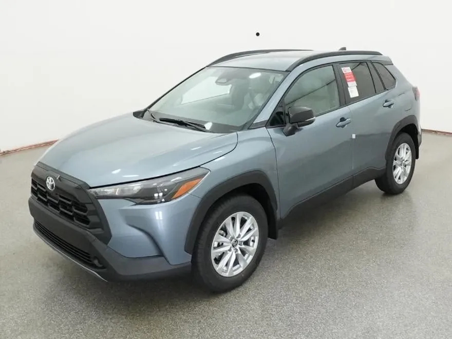 2026 Toyota Corolla Cross LE photo 1