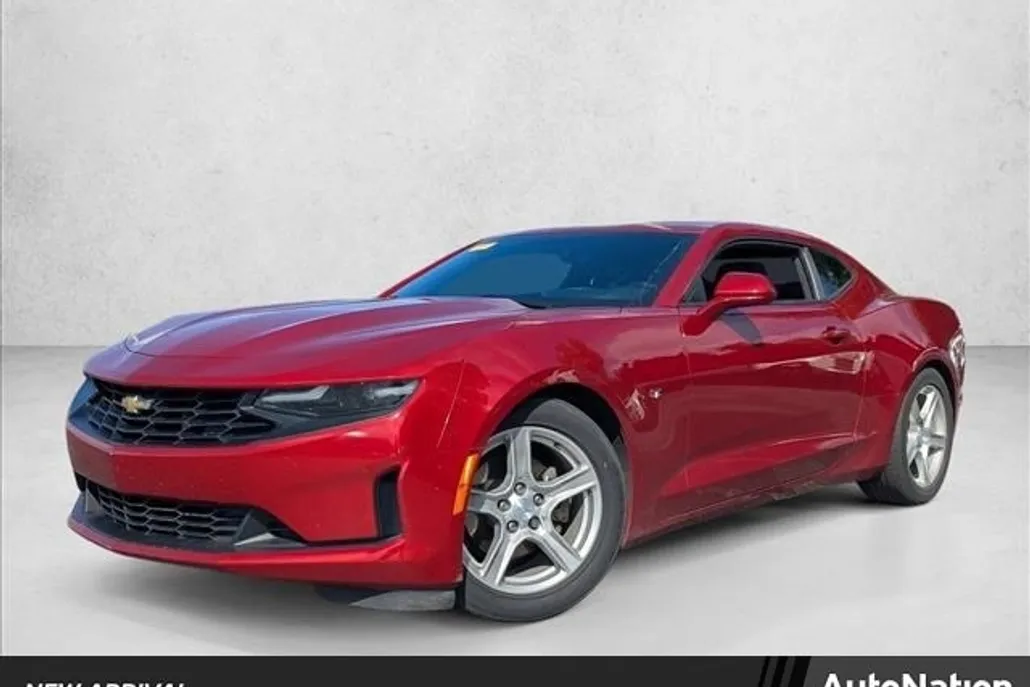 2019 Chevrolet Camaro 1LT photo 1