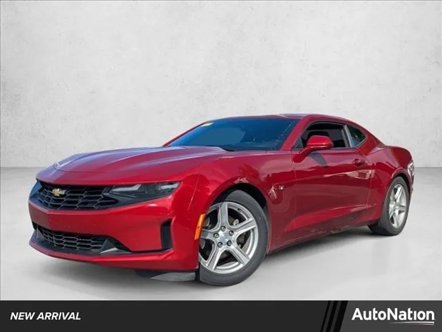 2019 Chevrolet Camaro 1LT photo 1