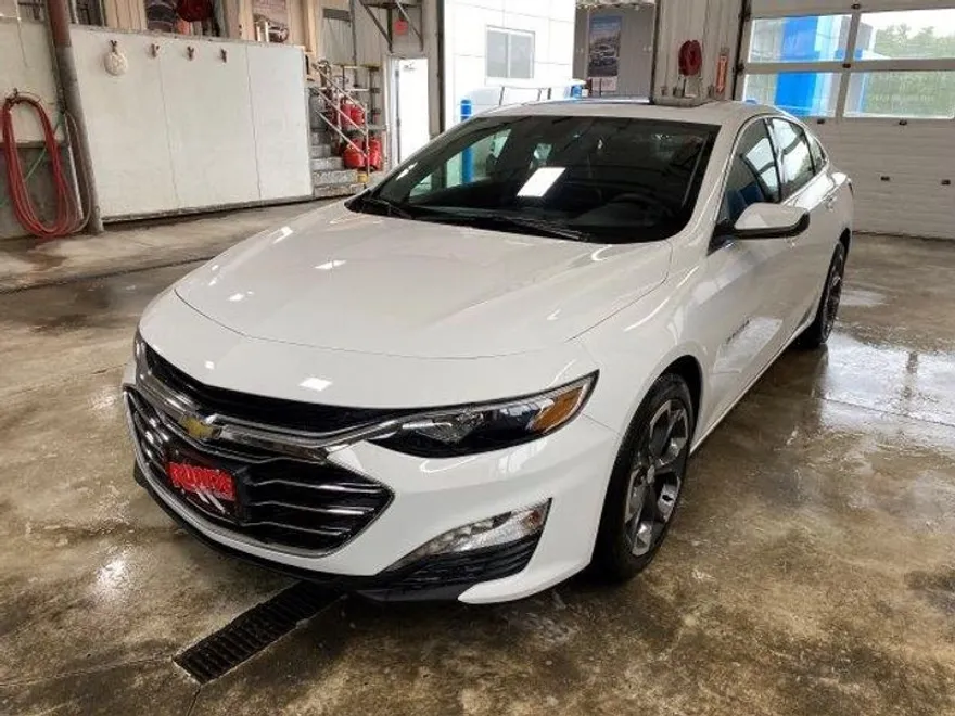2022 Chevrolet Malibu 1LT photo 1