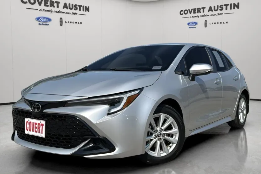 2023 Toyota Corolla SE photo 1