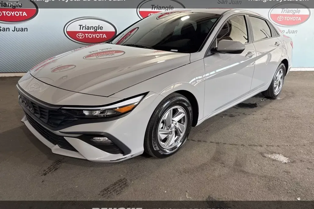 2025 Hyundai Elantra SE photo 1