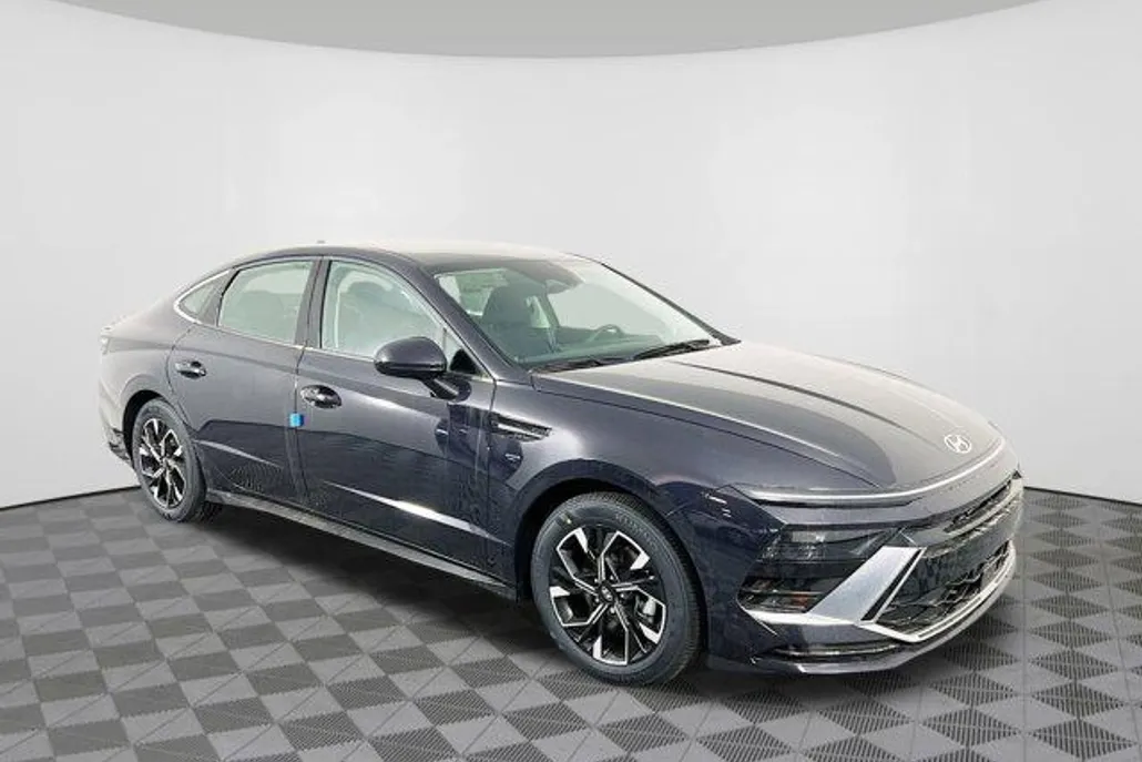 2025 Hyundai Sonata SEL photo 1