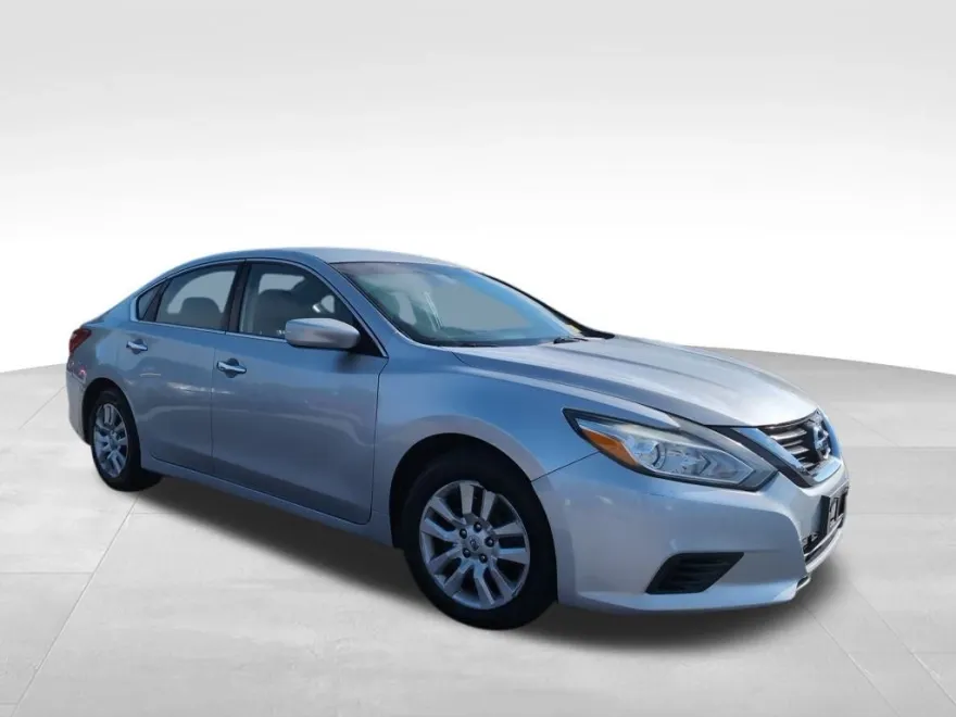 2016 Nissan Altima 2.5 S photo 1
