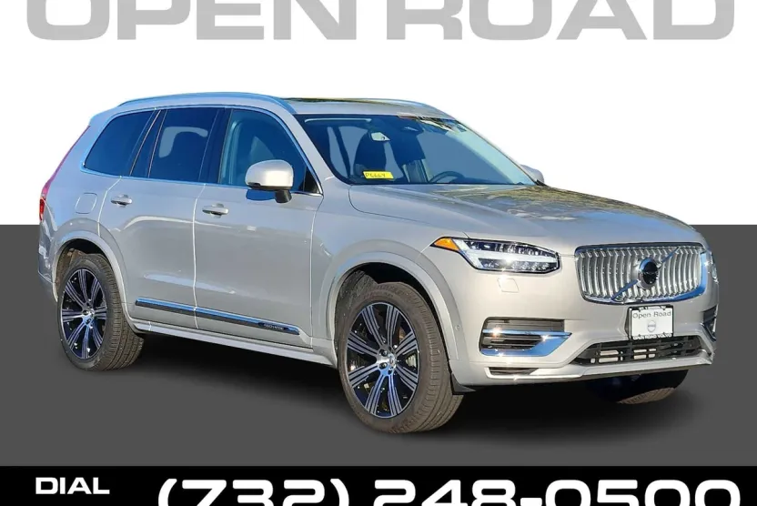 2024 Volvo XC90 T8 Plus photo 1