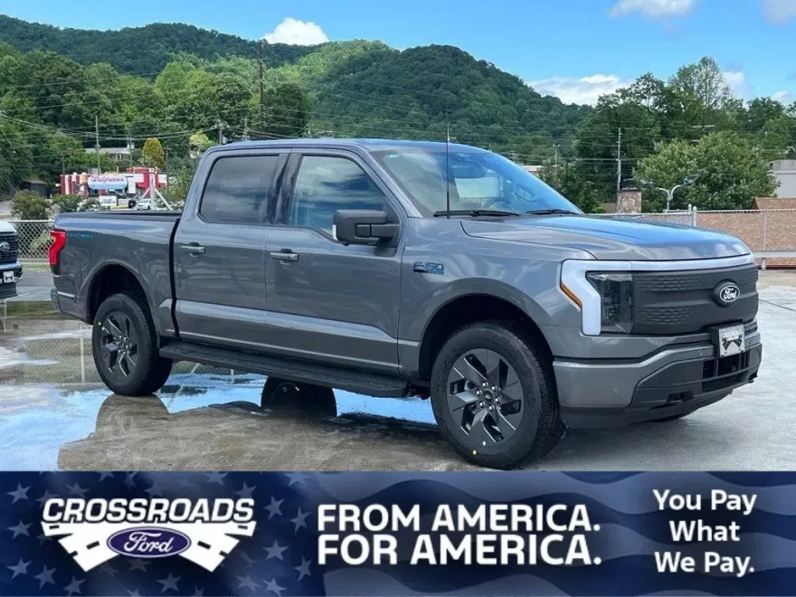 2025 Ford F-150 Lightning photo 1