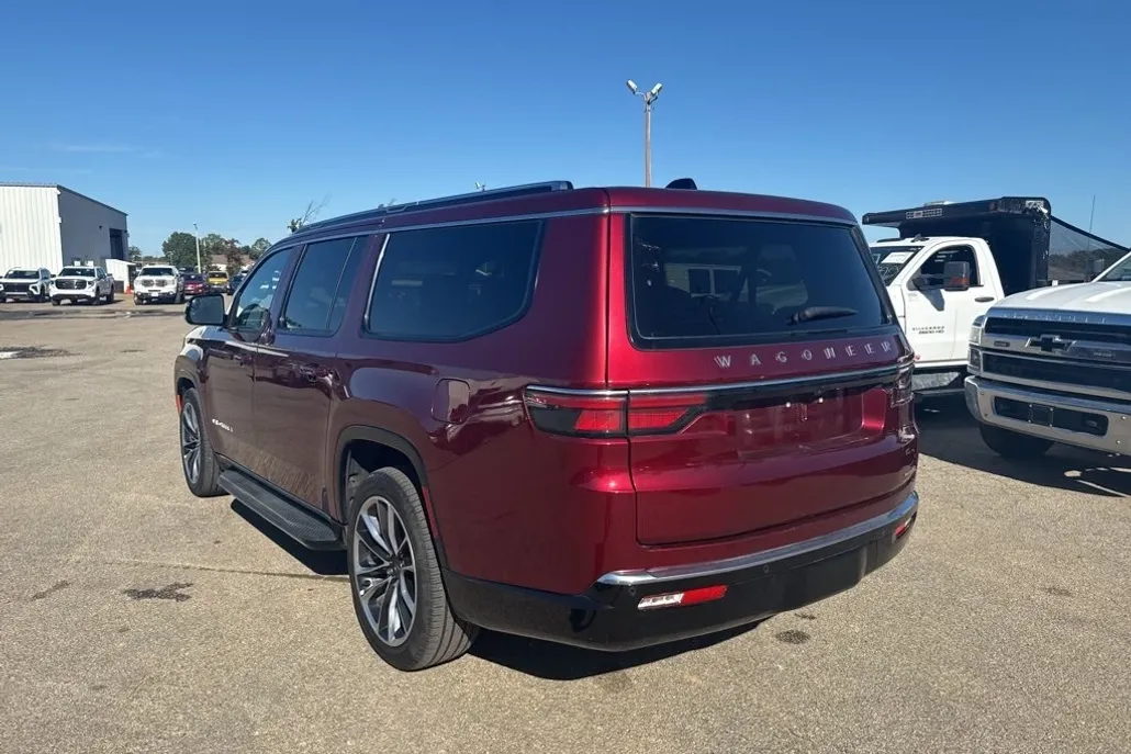 2024 Jeep Wagoneer L Series II photo 1