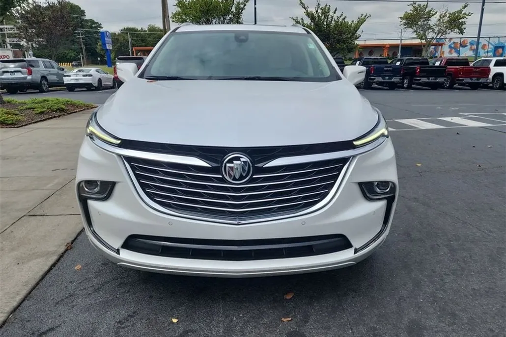 2022 Buick Enclave Essence photo 1