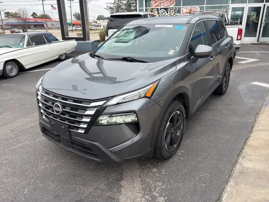 2024 Nissan Rogue SV photo 1