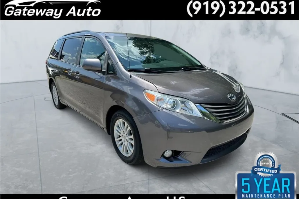 2012 Toyota Sienna Limited photo 1
