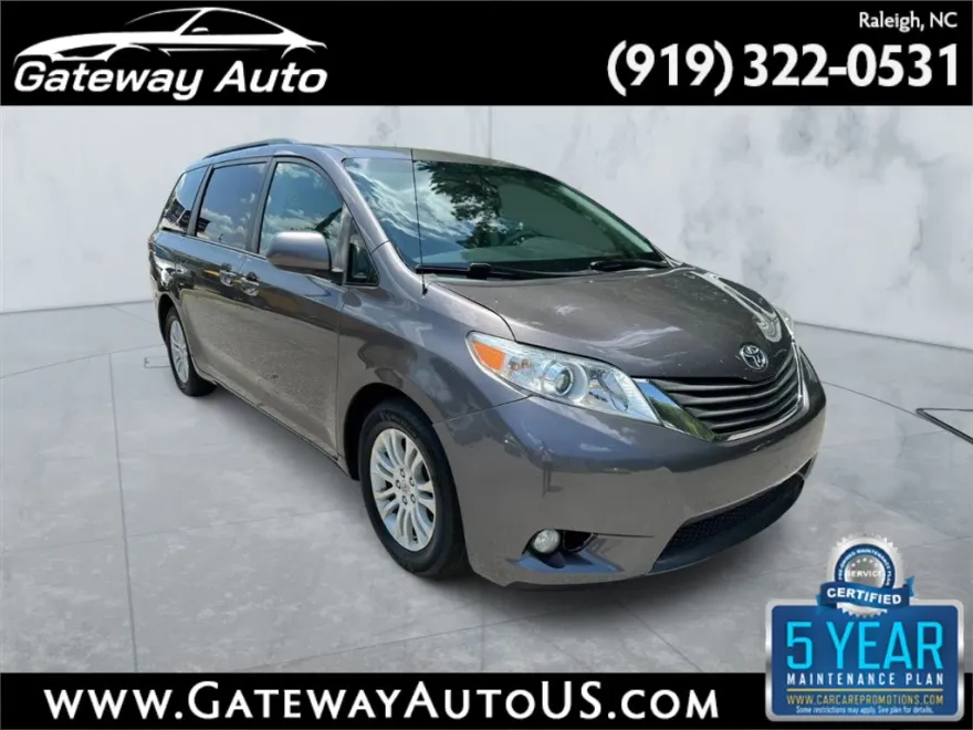 2012 Toyota Sienna Limited photo 1
