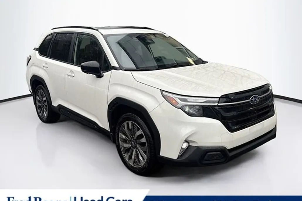 2025 Subaru Forester Touring photo 1