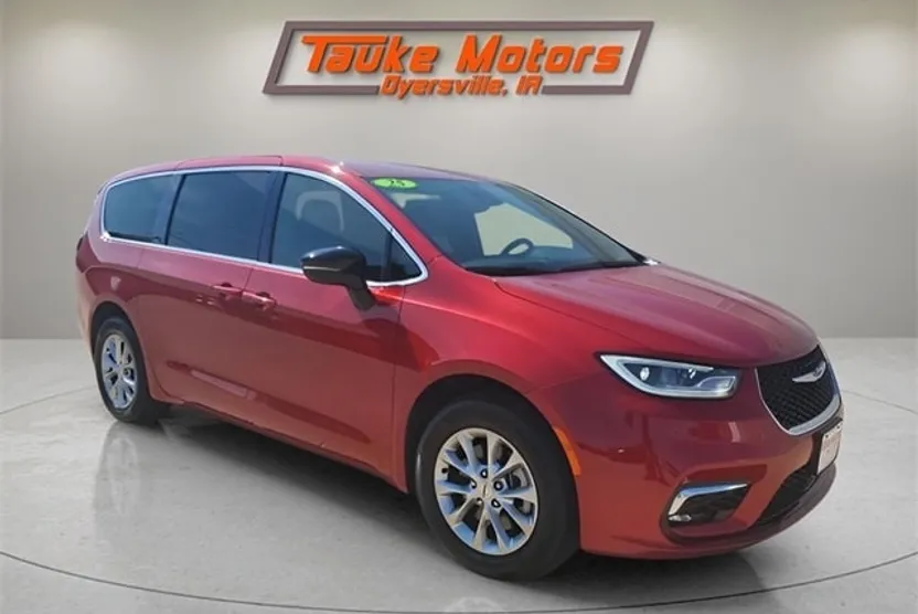 2025 Chrysler Pacifica photo 1
