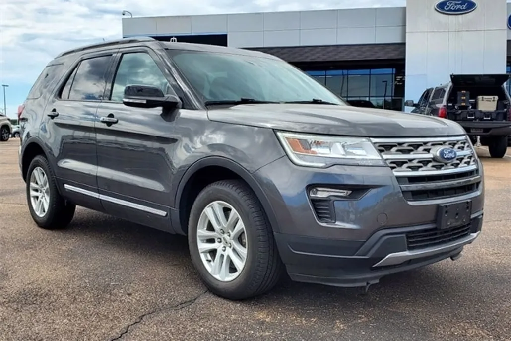 2018 Ford Explorer XLT photo 1