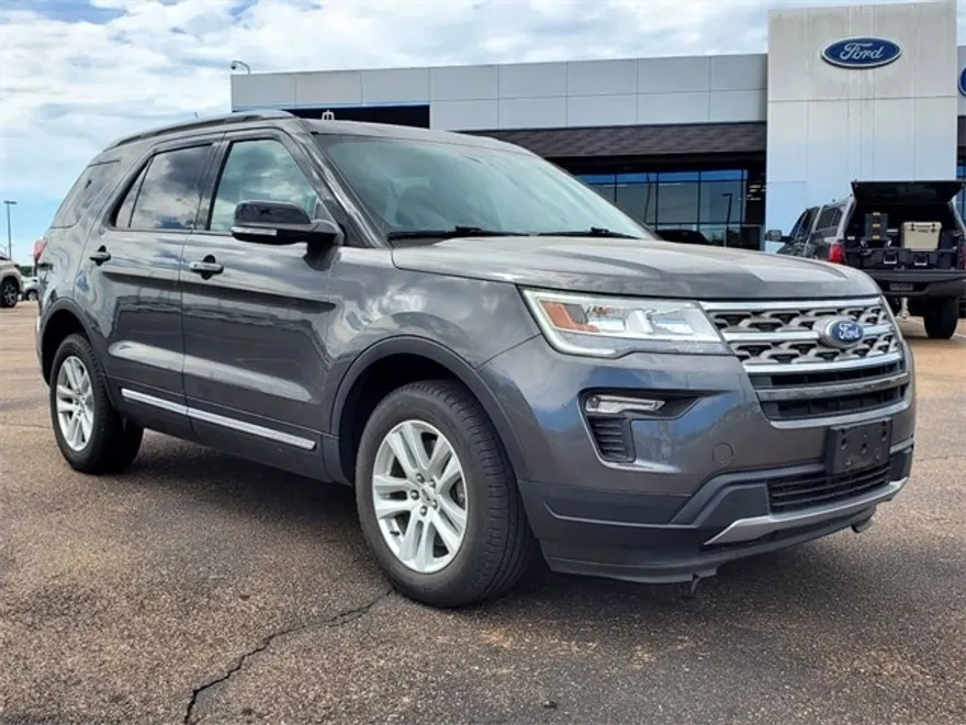 2018 Ford Explorer XLT photo 1