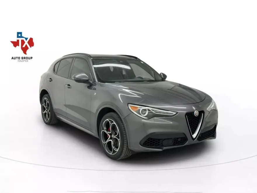 2022 Alfa Romeo Stelvio Ti Sport photo 1