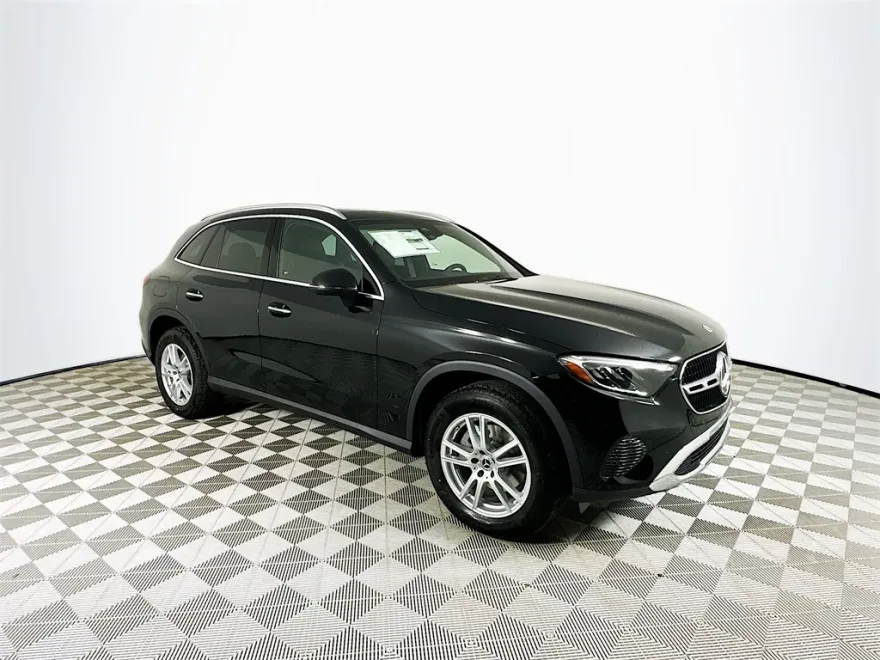2025 Toyota RAV4 300 4MATIC photo 1