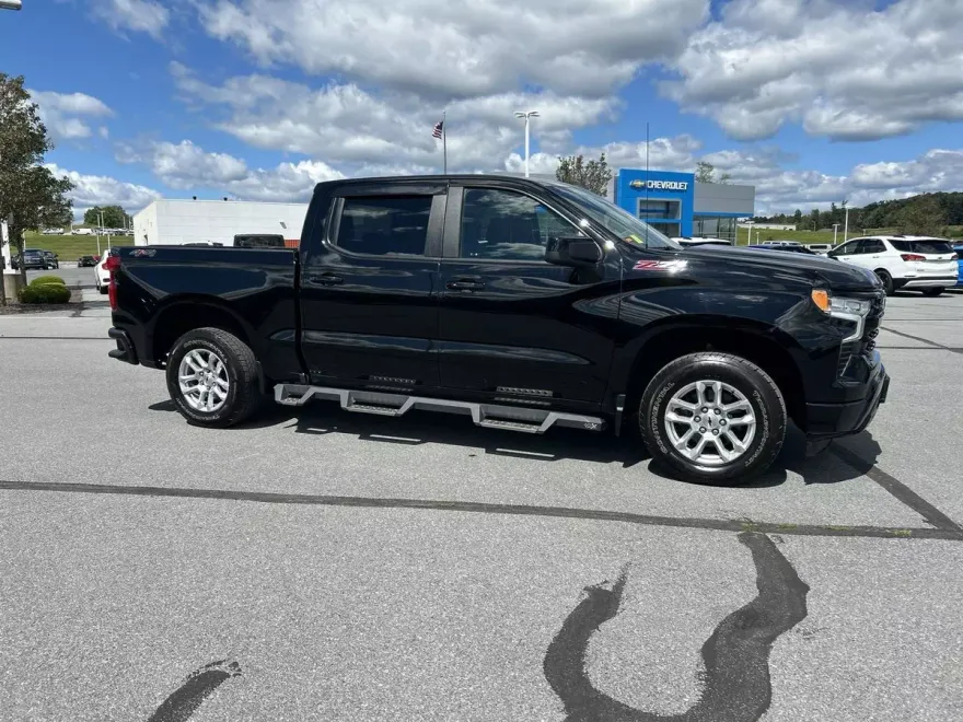 2022 Chevrolet Silverado 1500 RST photo 1