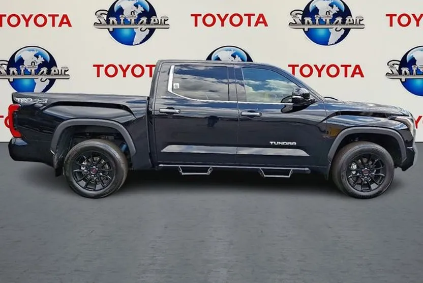 2022 Toyota Tundra Limited photo 1
